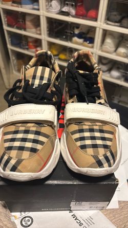 Men Burberry shoes used size 7