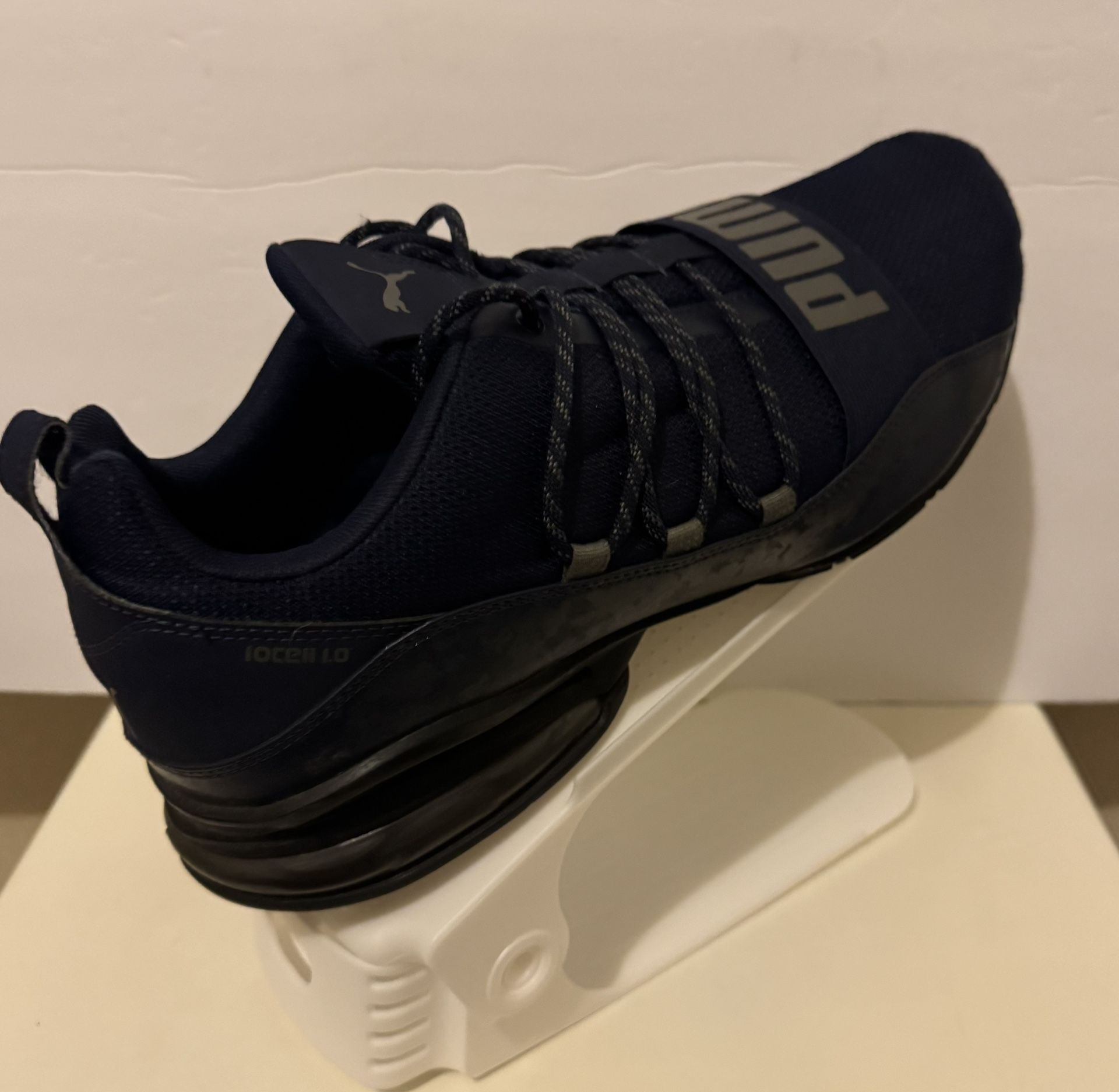 PUMA Men's Axelion Cross Trainer Blue Color Size 12 Pre-owned