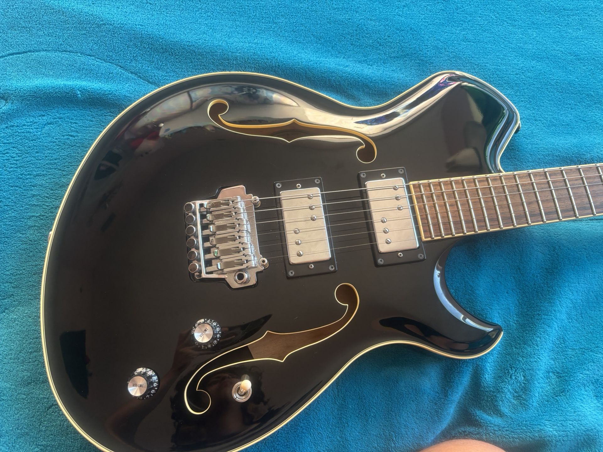 Yamaha CV820WB Wes Borland model