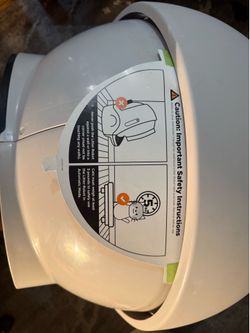 Self cleaning automatic car litter box