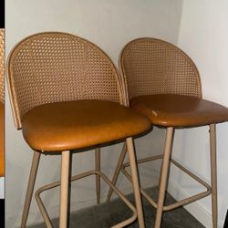 4 Rattan barstools 
