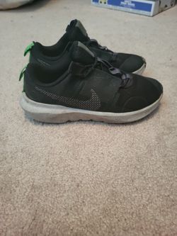 Little Boys  Nike Shoes Size 2