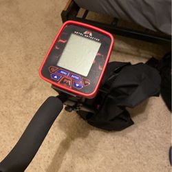 Metal Detector Brand New Comes With Shovel And Institutions And A New Pair Of Head Phones And Battery’s 