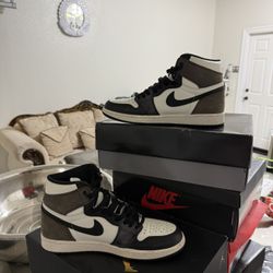 Air Jordan 1 Retro High OG “Mochas” Size 10.5