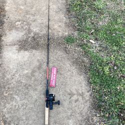 New Shimano R2000 Fishing Pole