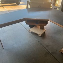Large Corner Desk Free( No Measurements)