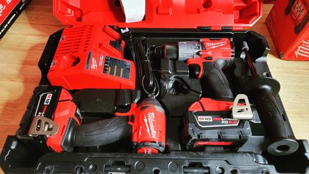 Milwaukee Drill Set