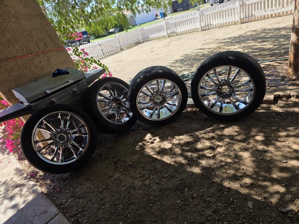 22 Inch Rims 6 Lugs  Universal 