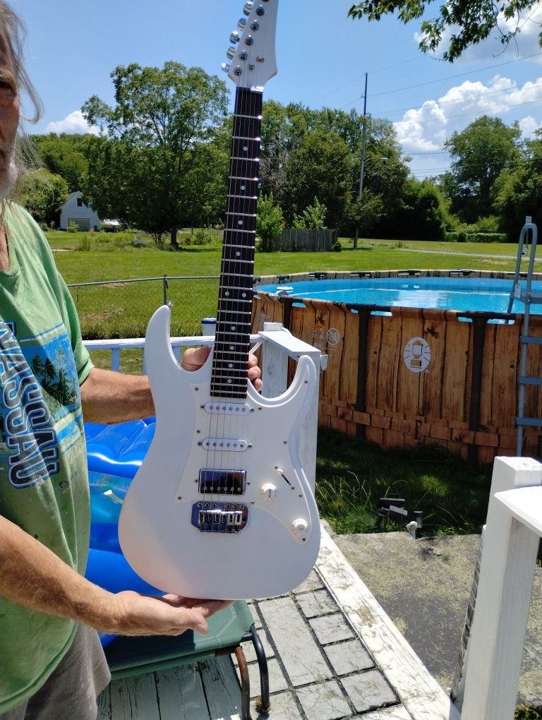 2005 Custom Shop Ibanez. In White oyster pearl. Georgous!!
