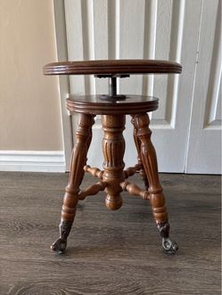 Adjustable Piano Chair