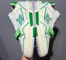 Louis Vuitton trainer in white and green