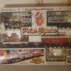 Polar express North pole shop animated bears musical train Christmas model 5302. From 1994. Make Offer