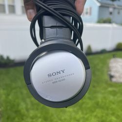 Sony headphones (wired)