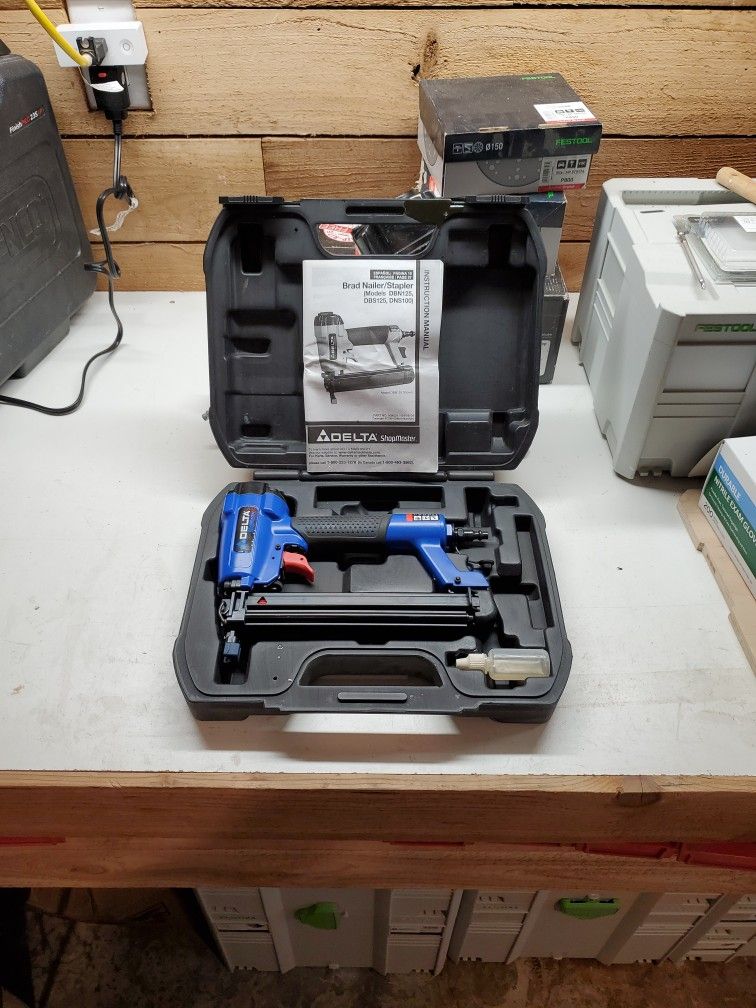 Delta DBS125 18ga Brad Nailer / Stapler