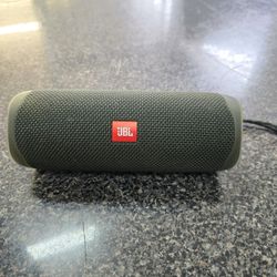 JBL Flip 5 Bluetooth Speaker 