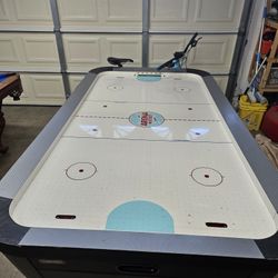 Air Hockey Table