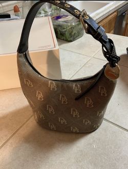Dooney & Bourke
