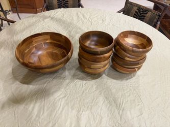 ACACIA wood salad bowl with 8 matching serving bowls