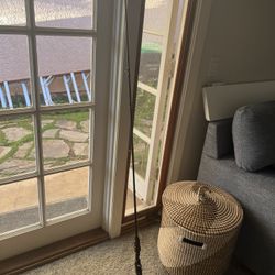 Fishing Poll In Good Condition ( Foldable )