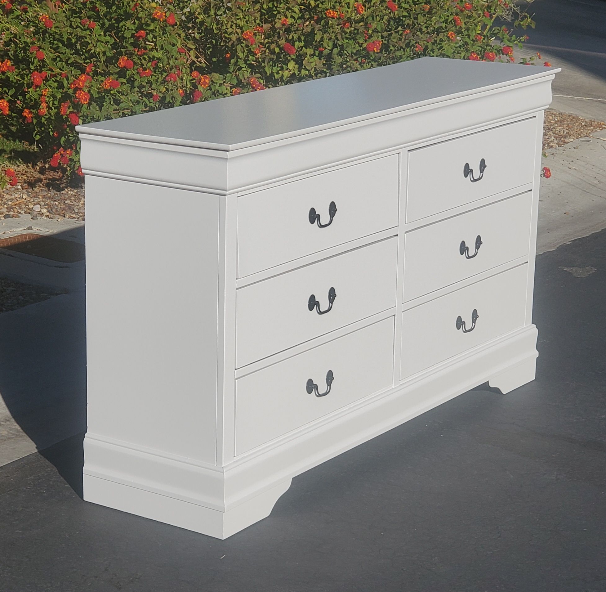 Dresser* 6 Drawers * FREE LOCAL DELIVERY 