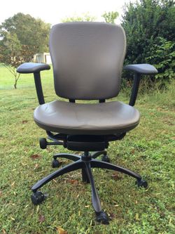 Burlington 2025 desk chair