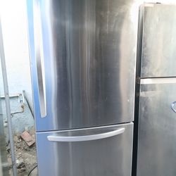 ❄️refrigerator 33 Inches FREE DELIVERY ✅️BOTTOM FREEZER 