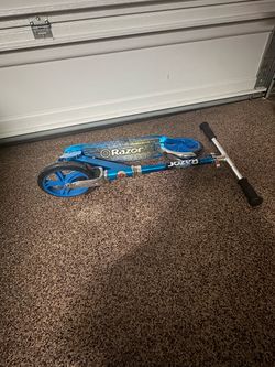 Razor A5 Lux Kick Scooter for Kids Ages 8+ - 8" Urethane Wheels, blue
