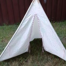 Crate & Barrel Kids Pom Pom Tent $25.00 (Serious Buyers) Cash Only 