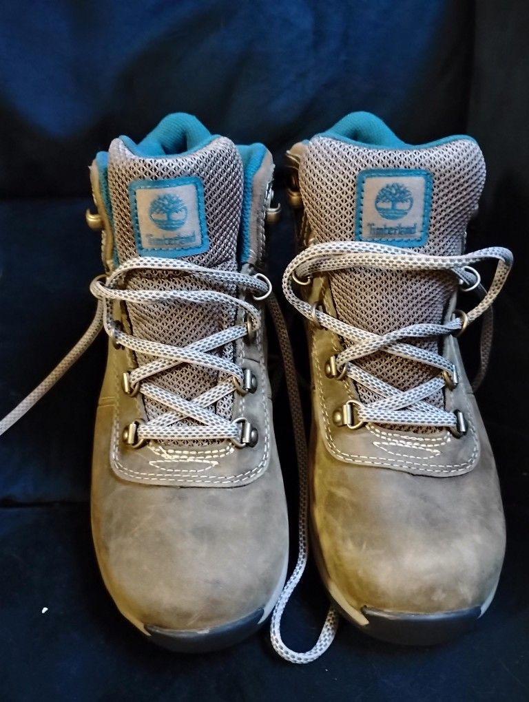 Brand New Women's Size 6 Timberlands