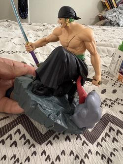 Damaged . One piece . Banpresto roronoa zoro anime version . Dioramatic statue. 2 swords missing . $15 or best offer