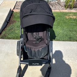 Nuna Bassinet and Stroller set