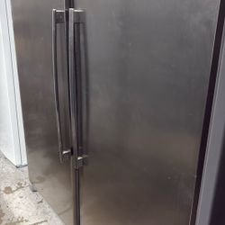 Frigidaire Professional 32” Refrigerator 32” Freezer 
