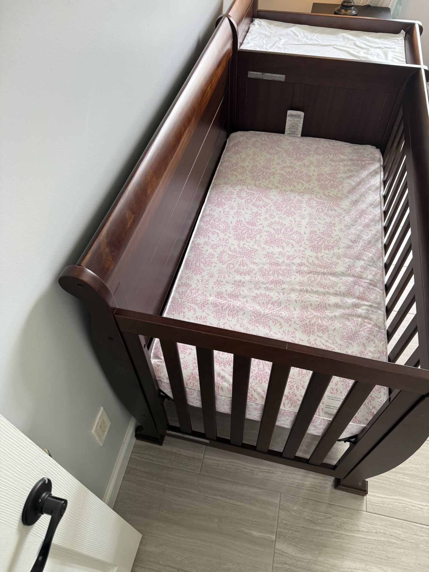 Baby Crib With Changing Area And Draws