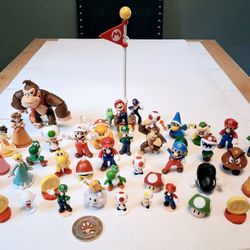 40+ Nintendo Super Mario Toy Action Figurine Large Lot