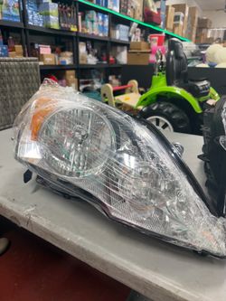 Headlights for a Honda CRV 2007-2011   📍$50