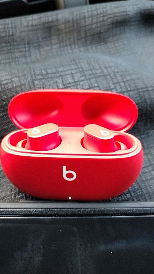 Beats Studio Buds - True Wireless Noise Cancelling Earbuds - Compatible with Apple & Android, Built-in Microphone, IPX4 Rating, Sweat Resistant Earpho