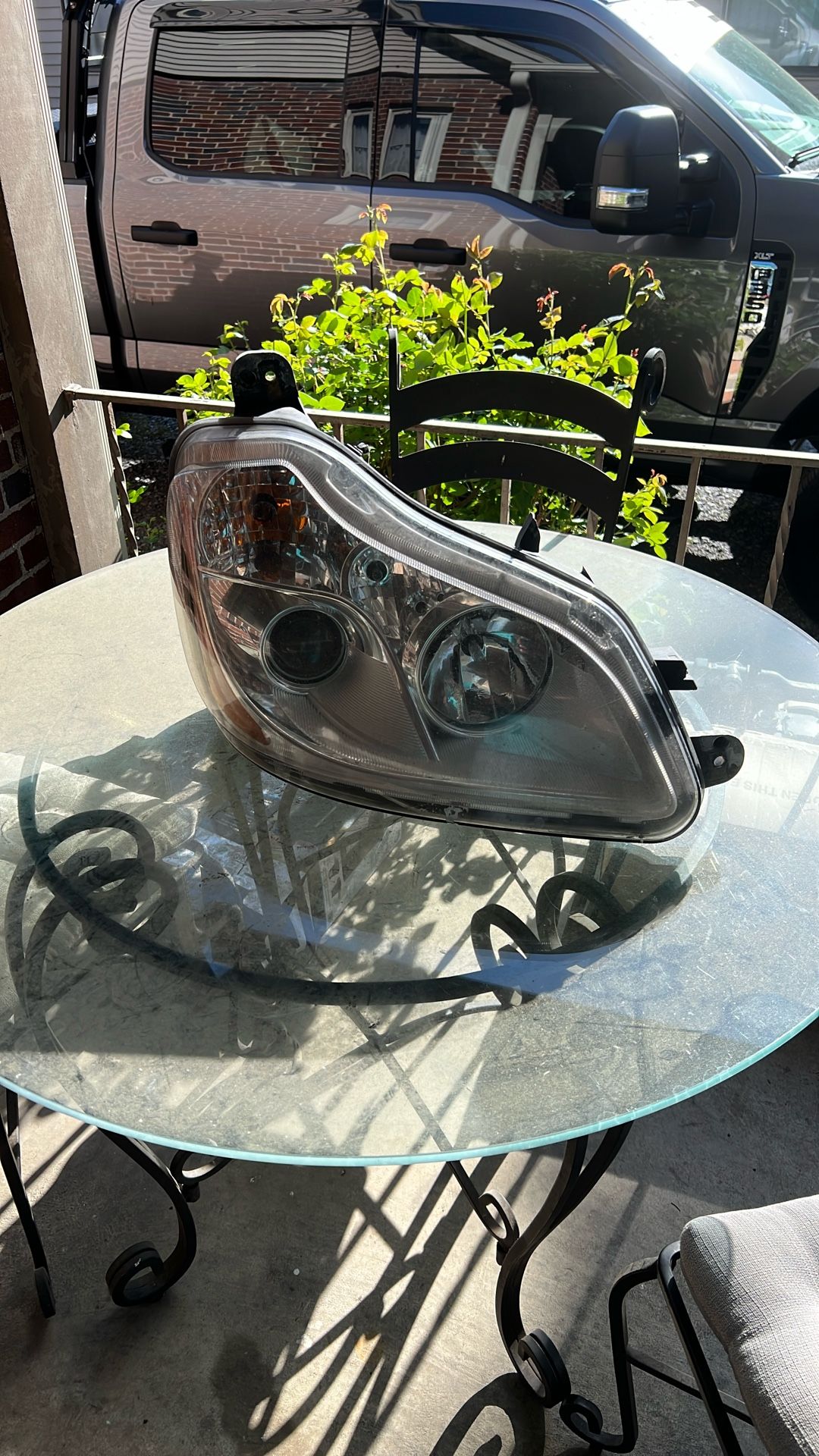 Right Side Headlight Assembly Kenworth T680