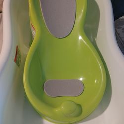 Baby bath tub 