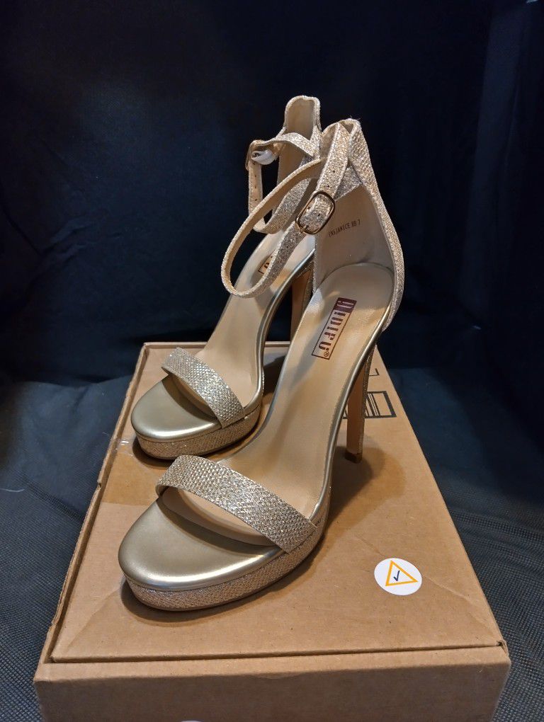 Size 7 Gold Heels