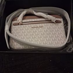 Micheal kors purse