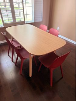 Dinning set: 5 Ikea Odger chairs red + vovlox table