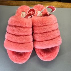 Women's:9-  UGG Tasman fluffy slides
