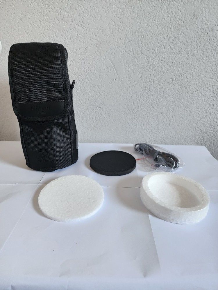 Nikon CL-M2 Semi-Soft Lens Case