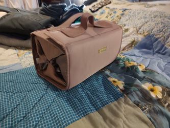 Mangano Cosmetic Bag.