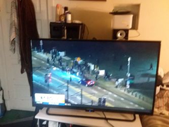 Element  Smart TV 43" Inch Class  4K Ultra HD Smart ,LED TV 2160p E4S4316H 2 HDMI Remote Control Included 