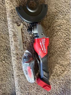 Milwaukee M18 FUEL 18-Volt Lithium-lon Brushless Cordless 4-1/2 in./6 in. Braking Grinder with Paddle Switch (Tool-Only)