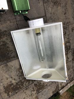 1000 watt HPS Grow Light and ballast. + much more equipment!