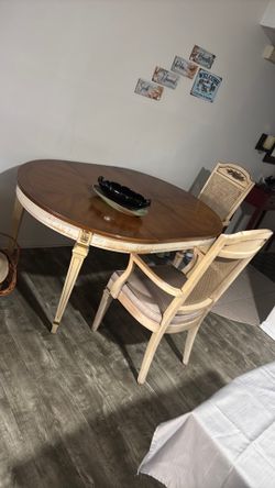Table 4 chairs