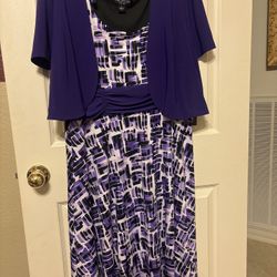 A Women Beautiful Purple Dress Size LARGE 