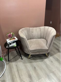 Pink single couch